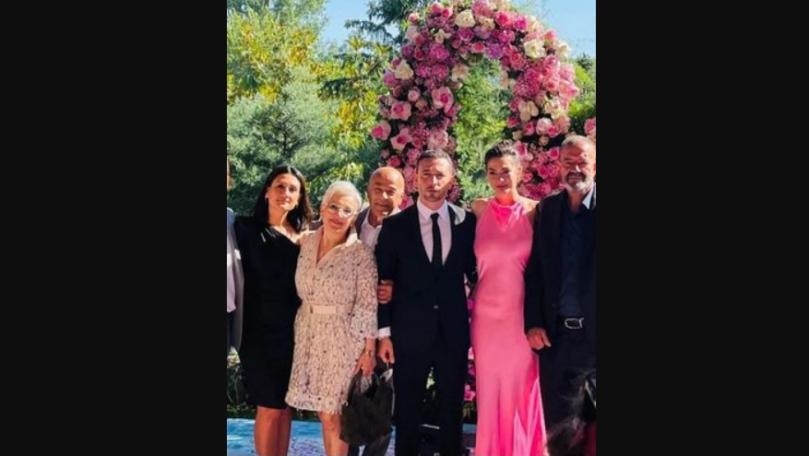 بالصور: ديميت أوزدمير تحتفل بخطوبتها من حبيبها المغني أوزهان كوتش