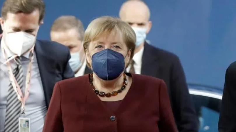 ‘Monument’ Merkel Gets Standing Ovation at Her Last EU Summit