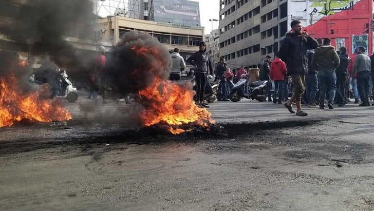 في طرابلس.. محترفون وأصحاب خبرة في التخريب وراء أعمال العنف