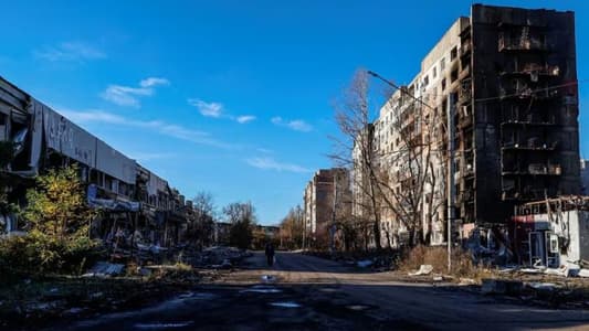 Russian forces advancing on Ukrainian town from all sides