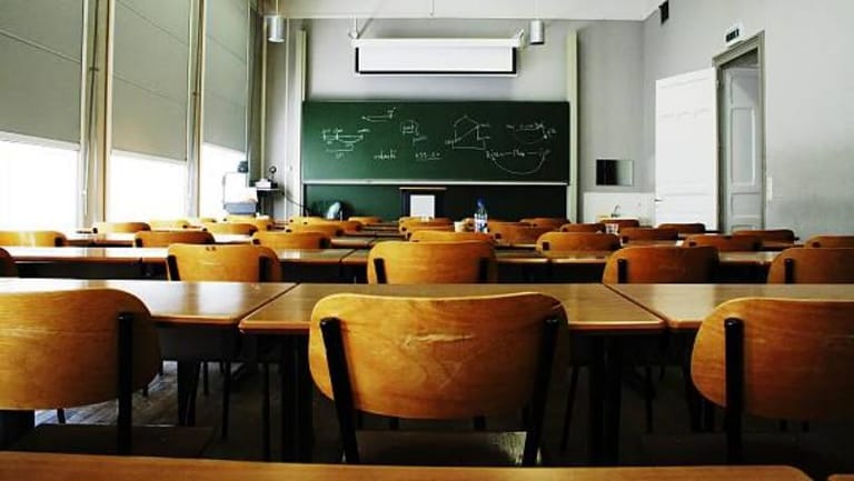 إضراب الأساتذة مستمر... لا مدارس غداً