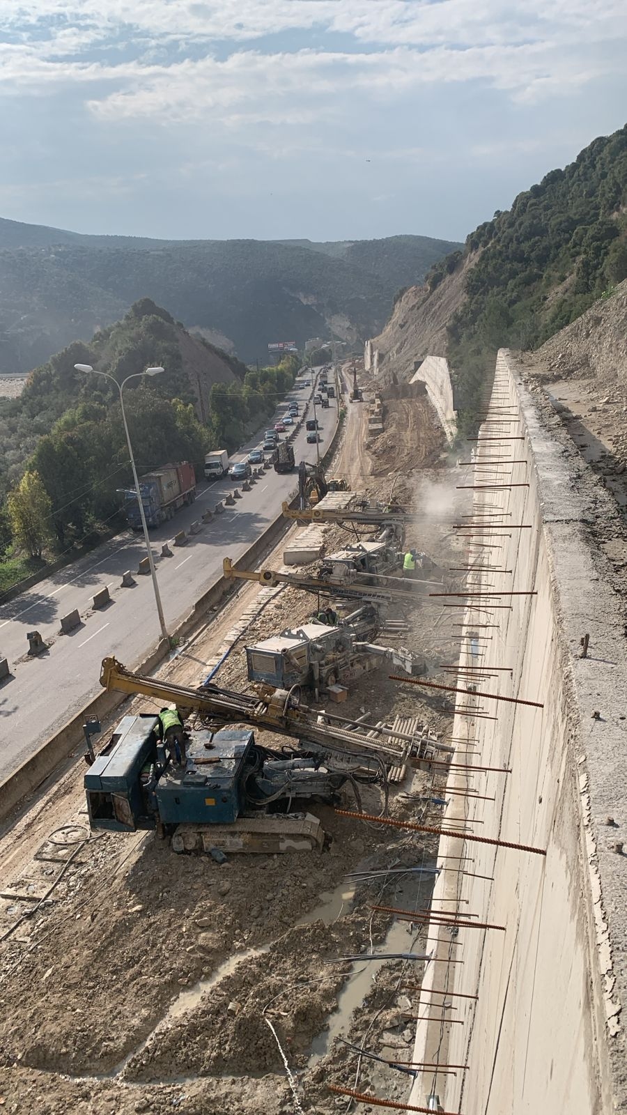 بالصّور: بعد 7 سنوات من الإقفال... إعادة فتح طريق شكا الدولي