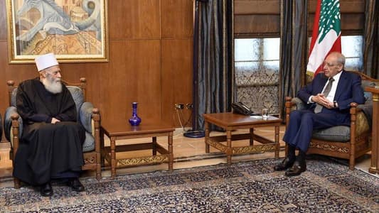 Berri meets former Druze Sheikh Aql, Health Minister, chairs Parliament bureau meeting