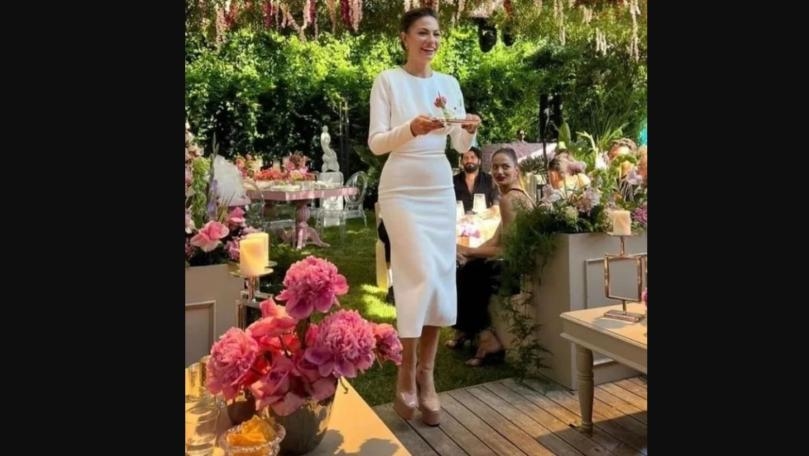 بالصور: ديميت أوزدمير تحتفل بخطوبتها من حبيبها المغني أوزهان كوتش