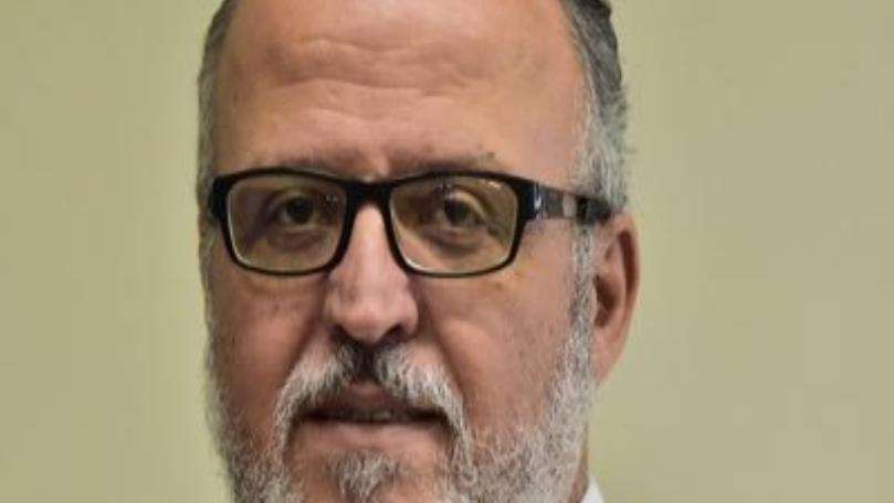 المستشار الإعلامي للحريري: العهد القوي يعاقب نفسه "نكاية" بالدستور