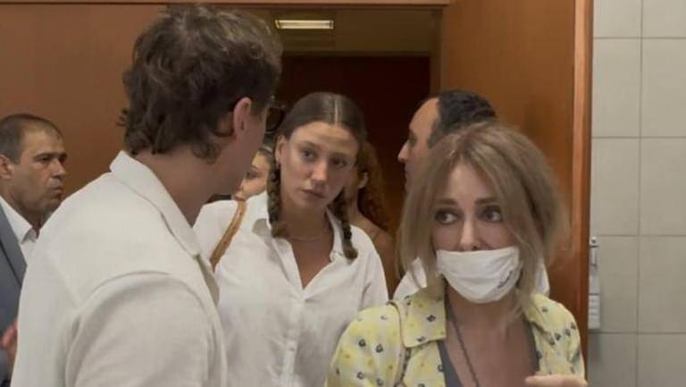 نجوم تركيا يدعمون عائشة باريم بعد تدهور حالتها الصحية في السجن