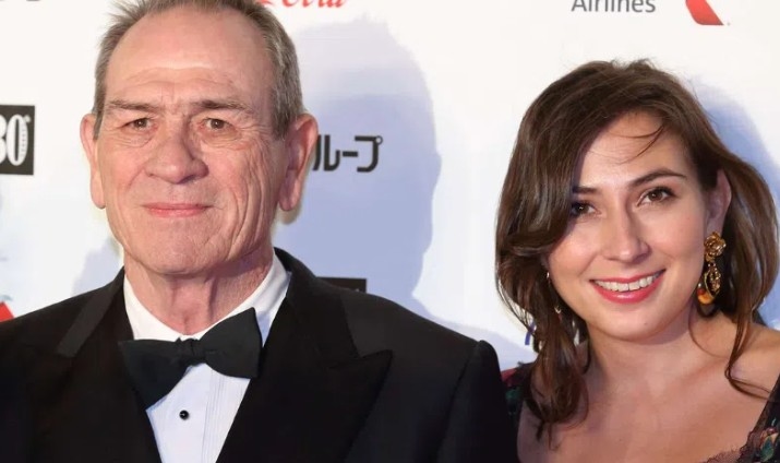 العثور على ابنة تومي لي جونز "ميتة" في الفندق: وهذه العلومات حتى الساعة!