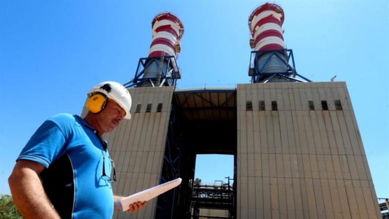ماذا يجري على خط بغداد وما هو مصير معامل دير عمار والزهراني والزوق؟ التفاصيل في نشرة الثامنة