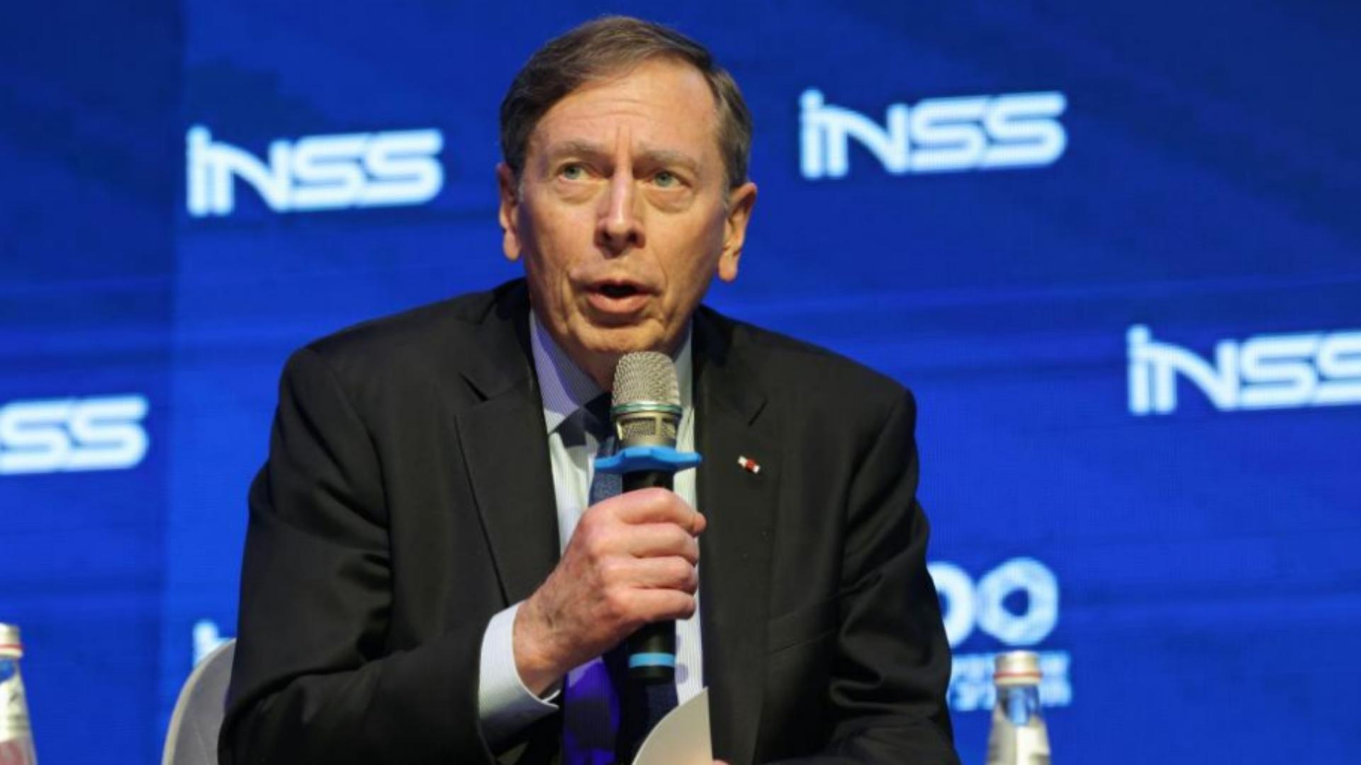 هل سيحل ديفيد باتريوس محل توم برّاك؟