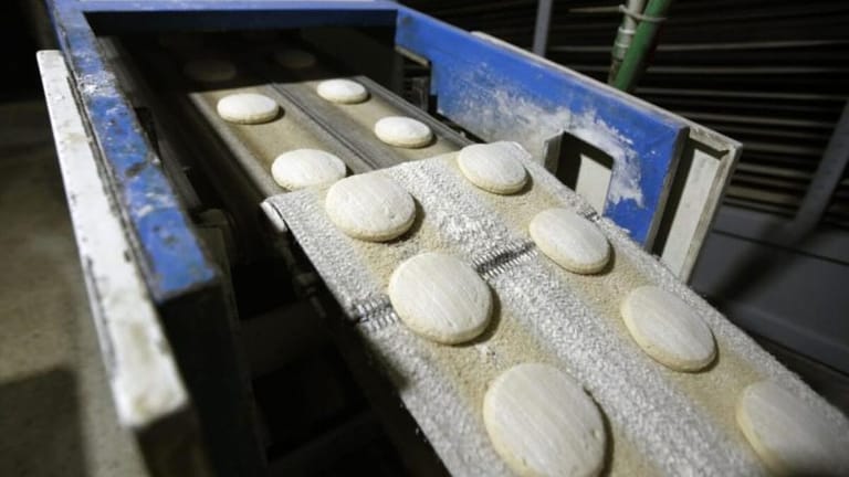 جديد الانهيار: غسيل الكلى مهدّد والطحين الى النفاد