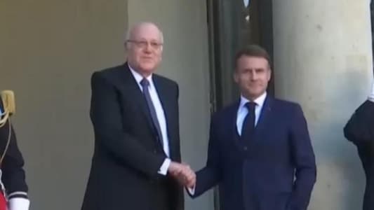 Mikati arrived at the Élysée Palace for a meeting with Macron