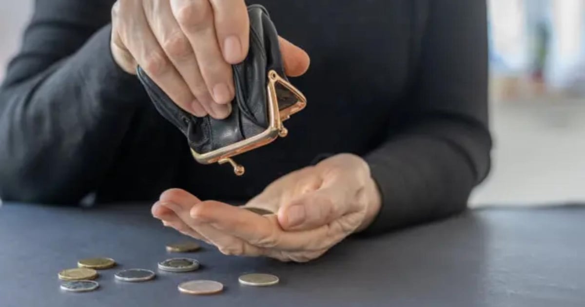 1400 dollars a month... The cost of living with dignity!