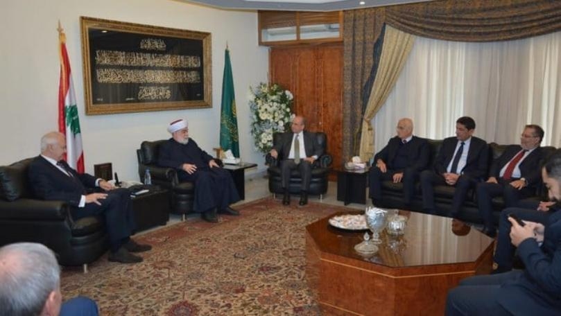 وفد قيادي من "القوات" زار مفتي طرابلس مُهنئاً