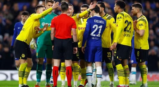 Dortmund have no time to lament Chelsea defeat as Ruhr derby awaits