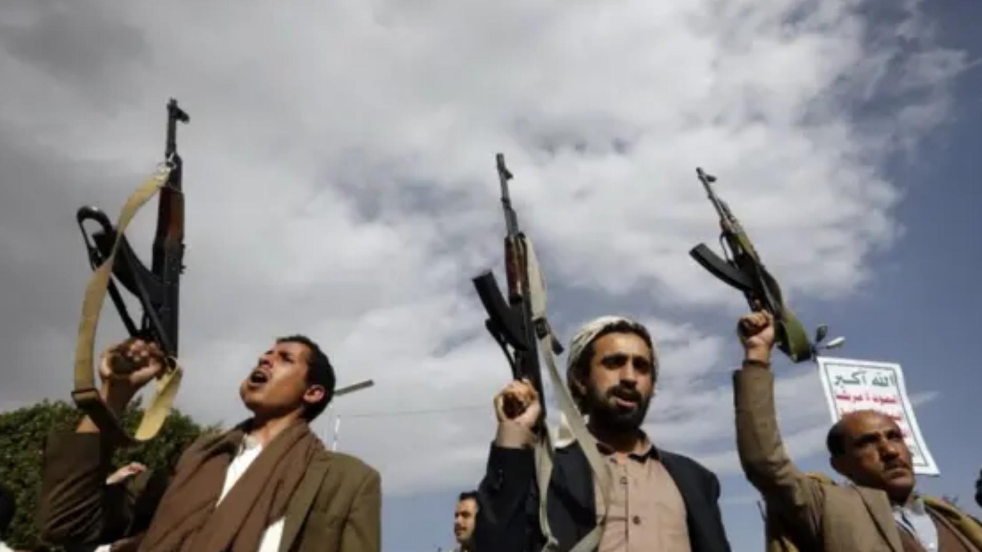 Reuters, according to maritime security sources: It is likely that the Houthis are holding 6 sailors from a sunken ship they attacked in the Red Sea