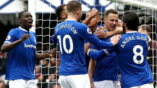 Premier League leaders Arsenal beaten 1-0 by Everton