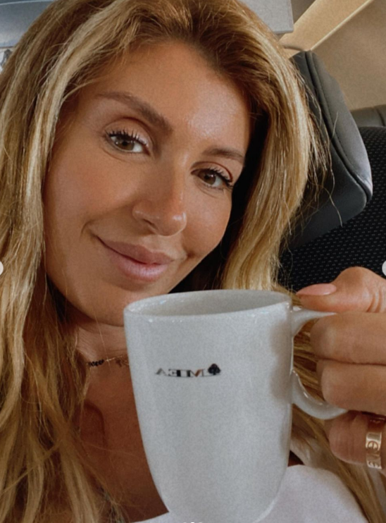 بالصور: ريتا حرب عادت الى بيروت بعد 11 شهراً على الحادث الخطير