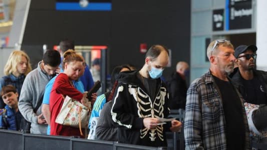 Airlines cancel nearly 700 U.S. flights as labor crunch weighs