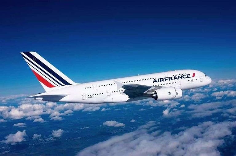 Two Air France Pilots Suspended After In-Flight Cockpit Brawl