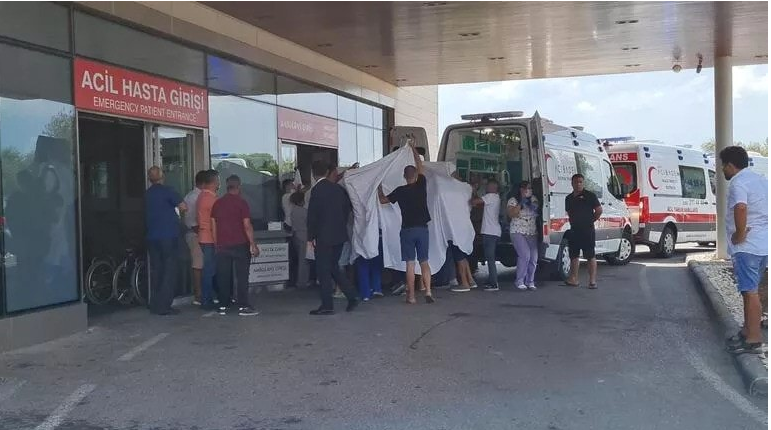 بالصور: إبراهيم تاتليسس وابنته يتعرّضان لحادث سير... فما هو مصيرهما؟