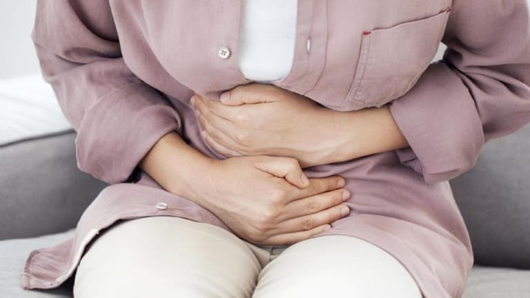 أسباب تطور التهاب المعدة المزمن وعلاقته بالسرطان