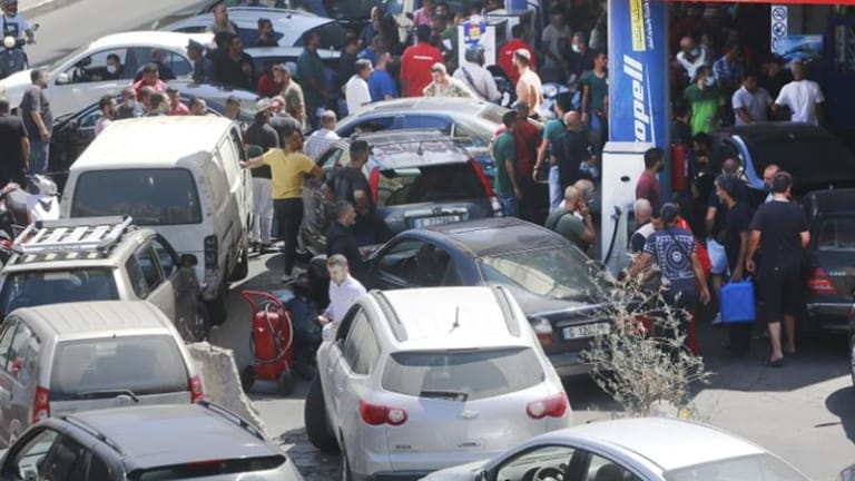 البنزين بالدولار... والأسعار بلا سقف