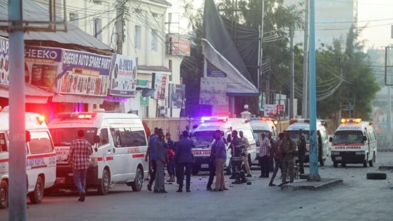 Bomb and gunfire rock Somali hotel, militants claims responsibility