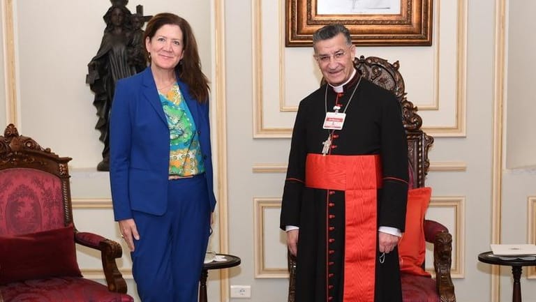 السفيرة الاميركية في بكركي وتشديد على تشكيل حكومة سريعا