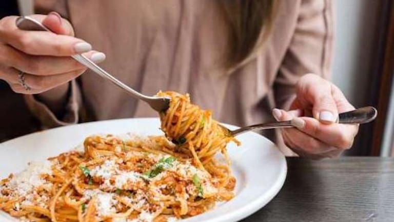 تجنّبوا هذه الأخطاء في وجبة العشاء