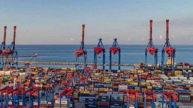 ساعة الدّولار الجمركيّ الجديد دقّت... و"زحمة إلكترونيّة"