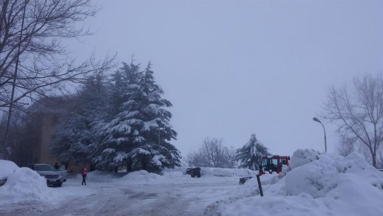 الطقس مستقرّ حتى الأربعاء.. وبعدها استعدّوا للعاصفة والثلوج!