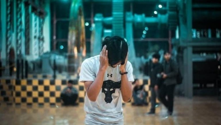 حالة نادرة تجعلها منزعجة من صوت تنفّس الآخرين