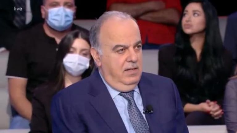 خليفة لـmtv: نحن كأطباء نقوم بوصف الأدوية للمرضى ولكنهم لا يتمكنون من ايجادها في الصيدليات والمعدات الطبية التي ستتعطل لن يتمكن أصحاب المستشفيات من اصلاحها فالامور ذاهبة نحو كارثة في القطاع الصحي