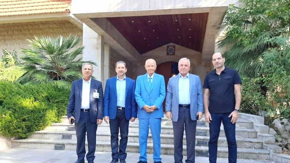 اللقاء التشاوري: لحكومة أقطاب مصغرة