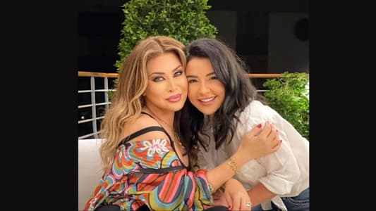 بالصورة: ماغي بو غصن ونوال الزغبي بإطلالة جديدة لافتة... والصداقة مستمرة