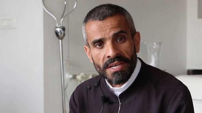 العثور على إبن الأب مجدي علاوي جثة داخل منزل بكسروان