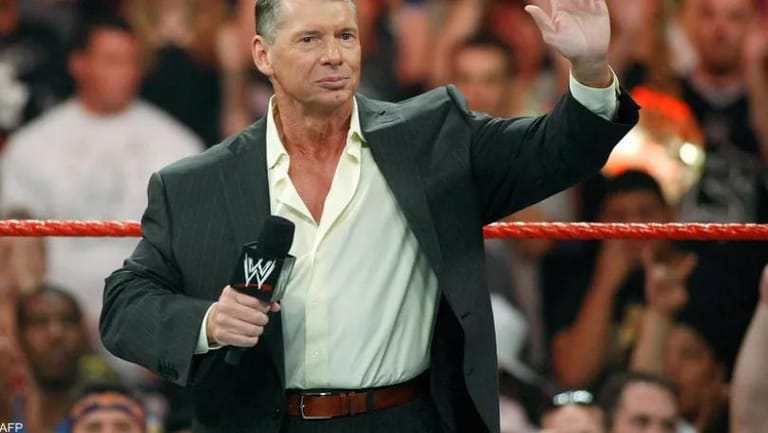 الفضيحة تجبر أسطورة المصارعة الحرة على التقاعد