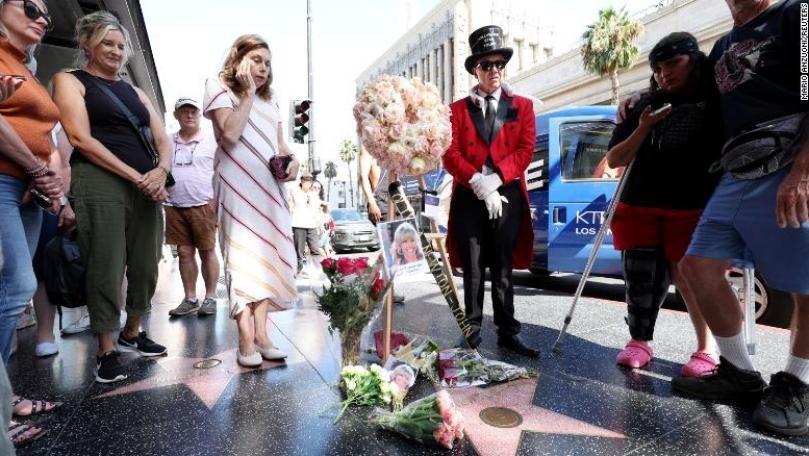 'Grease' Co-Stars, Friends and Fans Pay Tribute to Olivia Newton-John