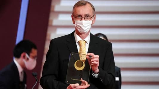 Nobel Medicine Prize Goes to Explorer of Ancient DNA