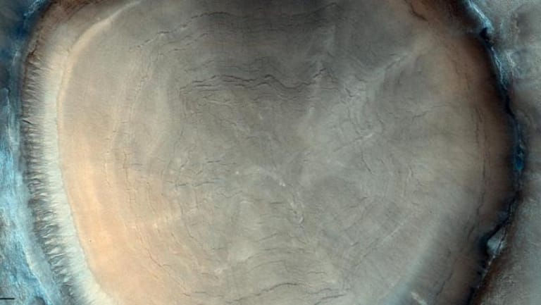 Rings in 'Tree Stump' Crater Found on Mars Illuminate Red Planet's Past Climate
