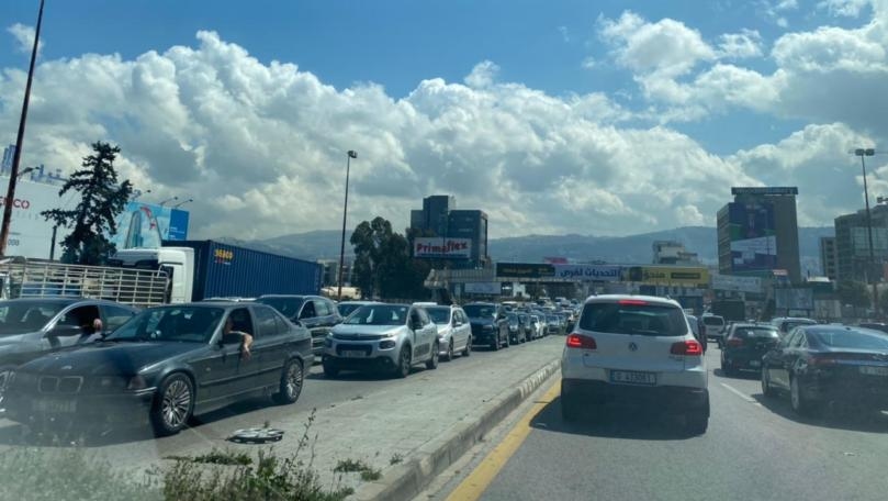 بالصور: إذلال اللبنانيين يتكرر... والسبب "أحد السياسيين"