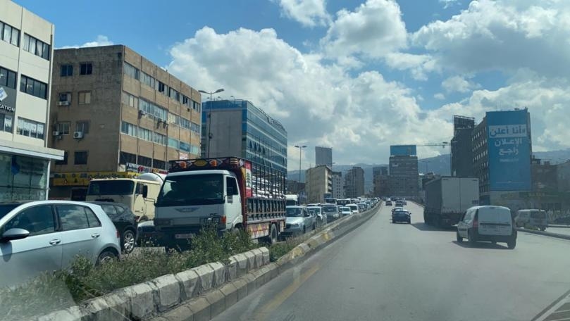 بالصور: إذلال اللبنانيين يتكرر... والسبب "أحد السياسيين"