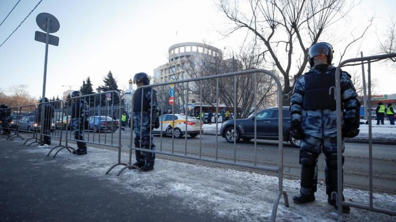 Russian police detain people outside court before Navalny jail term hearing