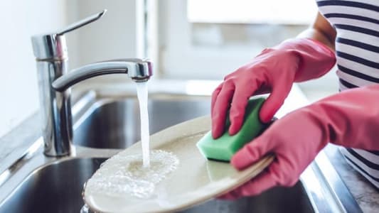 3 عادات في غسل الأطباق تجنبك السرطان