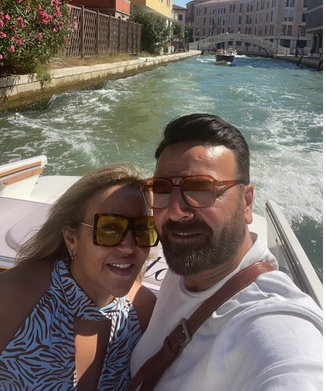 بالصّور: سامر المصري لزوجته: "شكرًا لكونك جزءًا أساسيًا من حياتي"