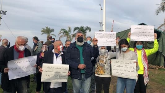 وقفة احتجاجية في صور تضامناً مع الحراك في طرابلس