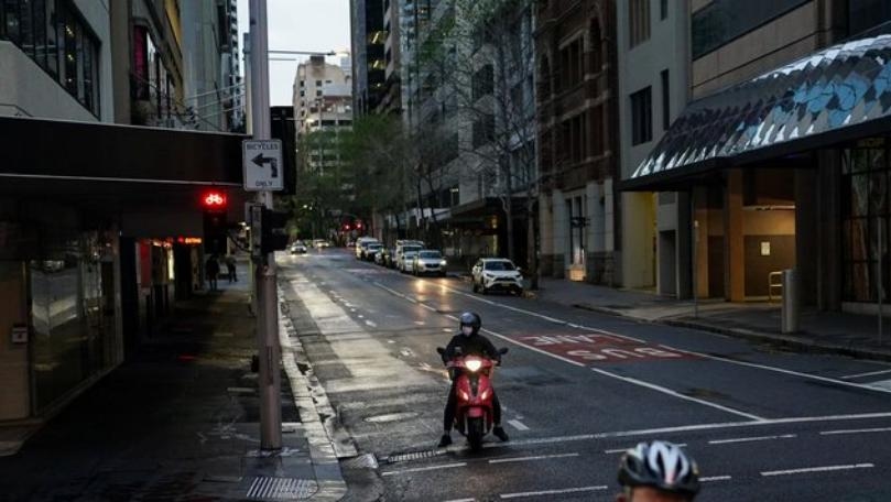 Sydney pilots home quarantine as Australia looks to reopen border