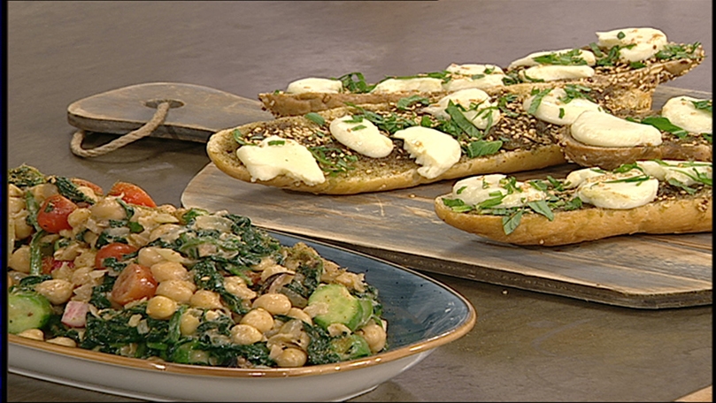 Hummus with spinach