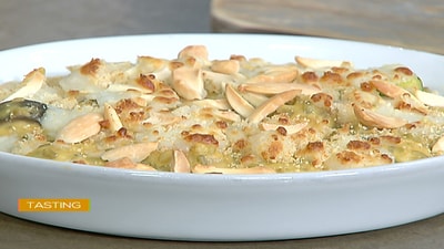 Freekeh with vegetables and white sauce