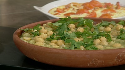 Moghrabieh with broccoli